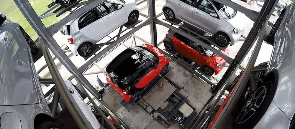 Un parcheggio automatizzato di Roma